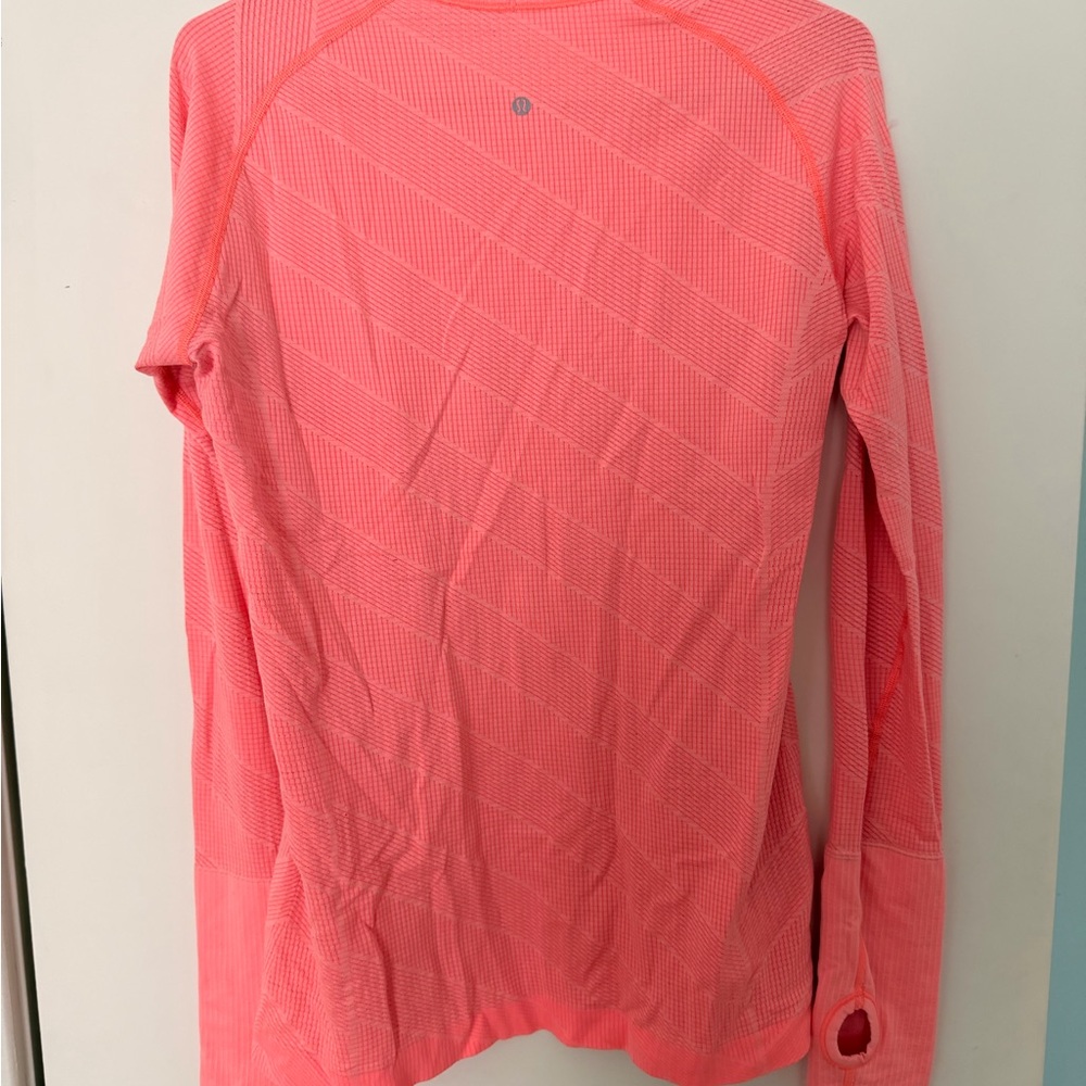 Lululemon Women's Swiftly Tech longsleeve - Picture 3 of 3